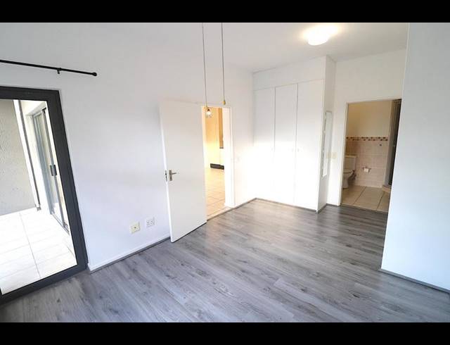 2 BEDROOM APARTMENT FOR SALE IN BRYANSTON